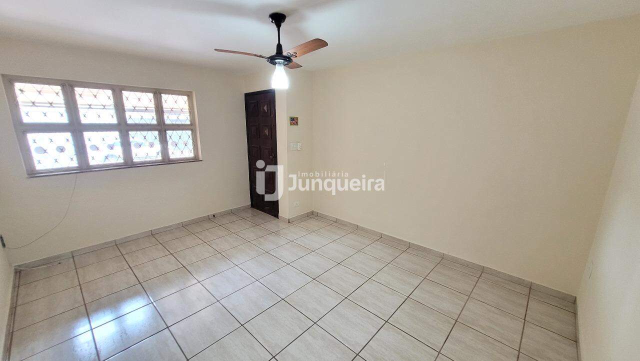 Casa para alugar, 3 quartos, sendo 1 suíte, 2 vagas, no bairro Nova América em Piracicaba - SP
