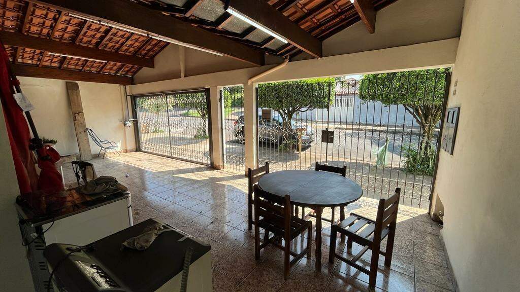 Casa para alugar, 4 quartos, 3 vagas, no bairro Vila Rezende em Piracicaba - SP