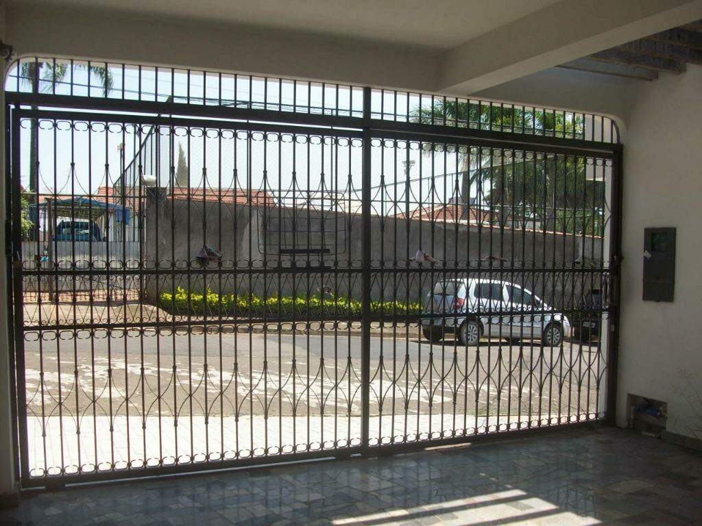 Casa à venda, 3 quartos, sendo 1 suíte, 2 vagas, no bairro Vila Rezende em Piracicaba - SP