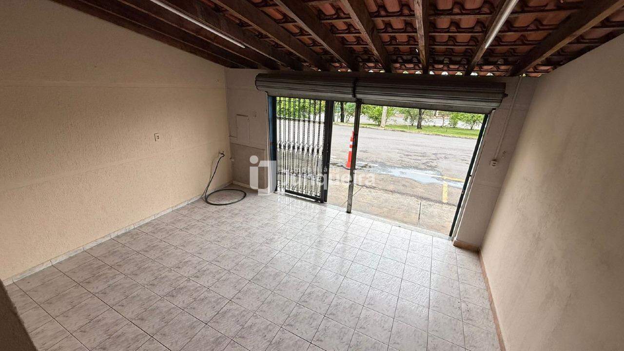 Casa para alugar, 2 quartos, 2 vagas, no bairro Santa Terezinha em Piracicaba - SP