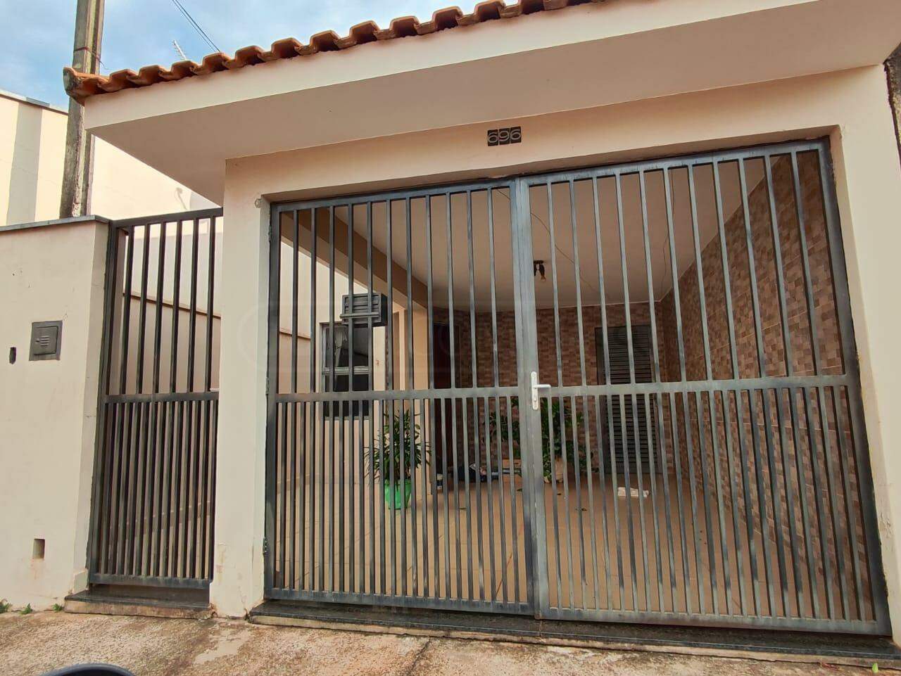 Casa à venda, 2 quartos, 1 vaga, no bairro Jardim Bom Jesus II em Rio das Pedras - SP
