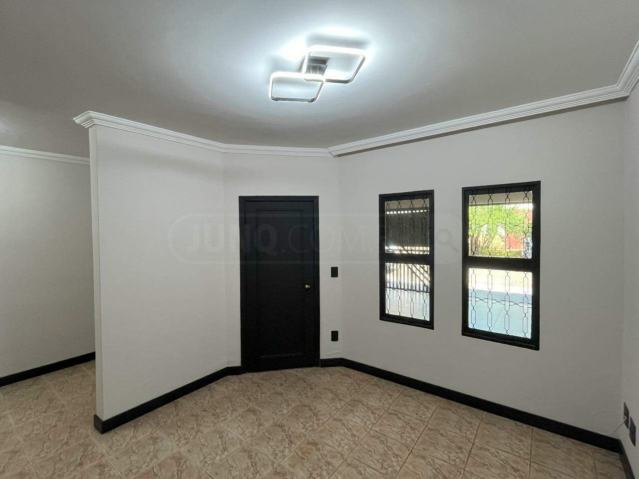 Casa à venda, 2 quartos, 2 vagas, no bairro Jardim Diamante em Piracicaba - SP