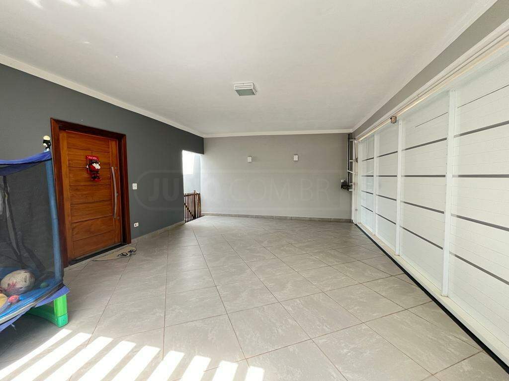 Casa à venda, 3 quartos, sendo 1 suíte, 2 vagas, no bairro Residencial Azaléas em Saltinho - SP