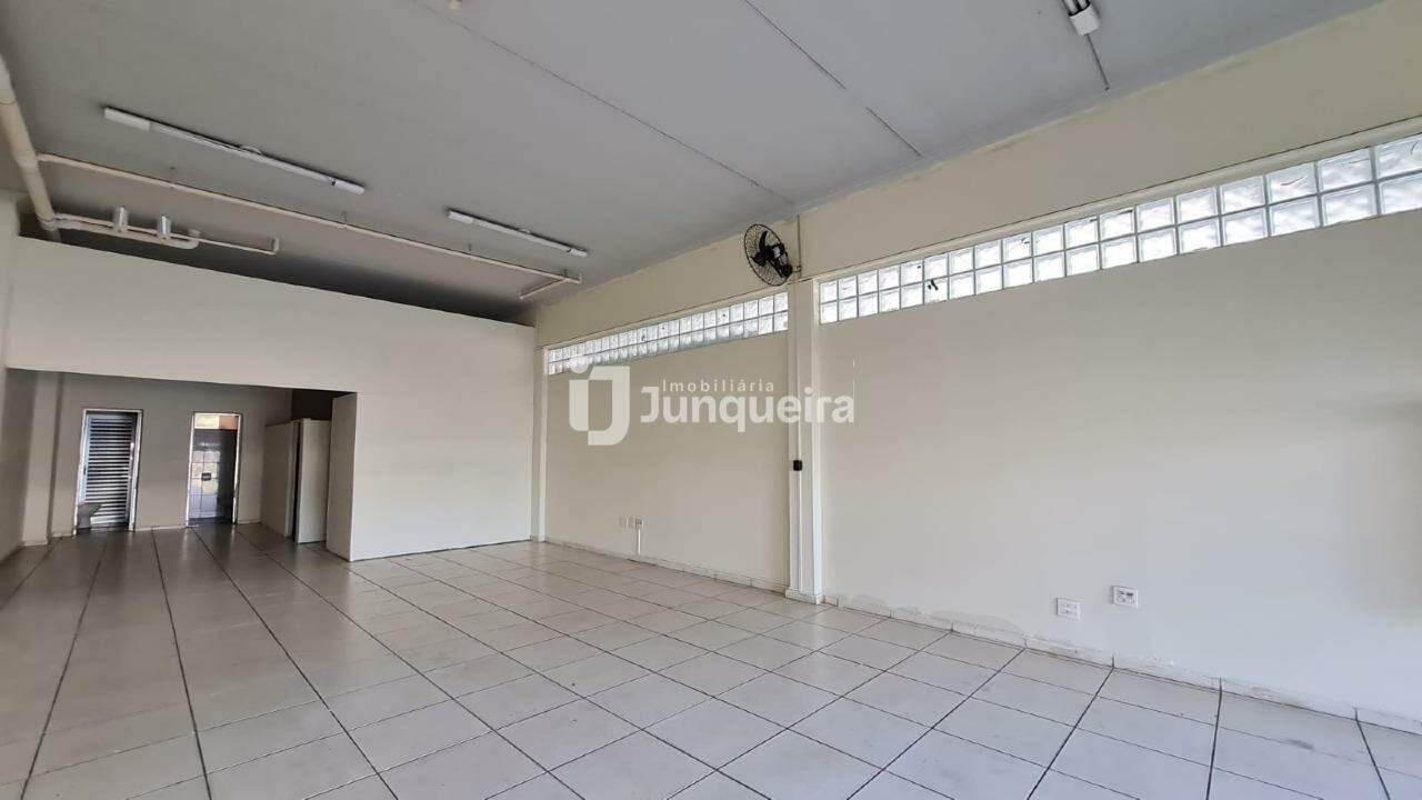 Salão para alugar, no bairro Dois Córregos em Piracicaba - SP