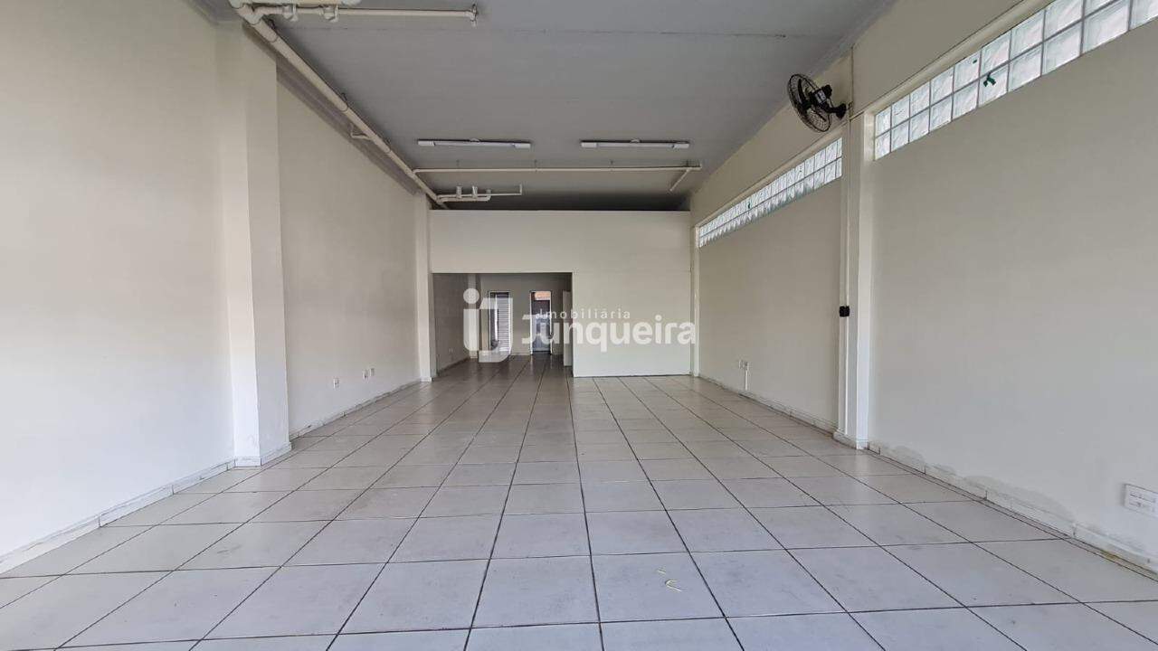 Salão para alugar, no bairro Dois Córregos em Piracicaba - SP