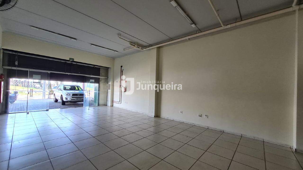Salão para alugar, no bairro Dois Córregos em Piracicaba - SP
