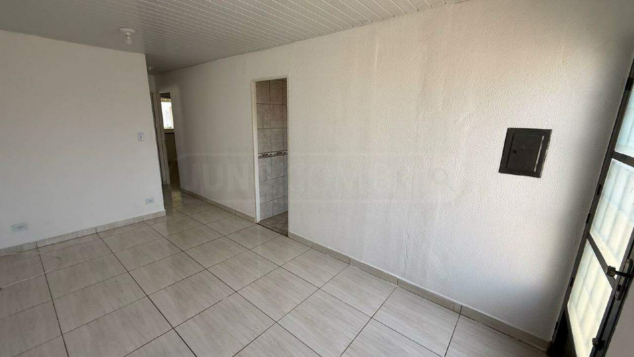 Casa para alugar, 2 quartos, 2 vagas, no bairro Santa Terezinha em Piracicaba - SP