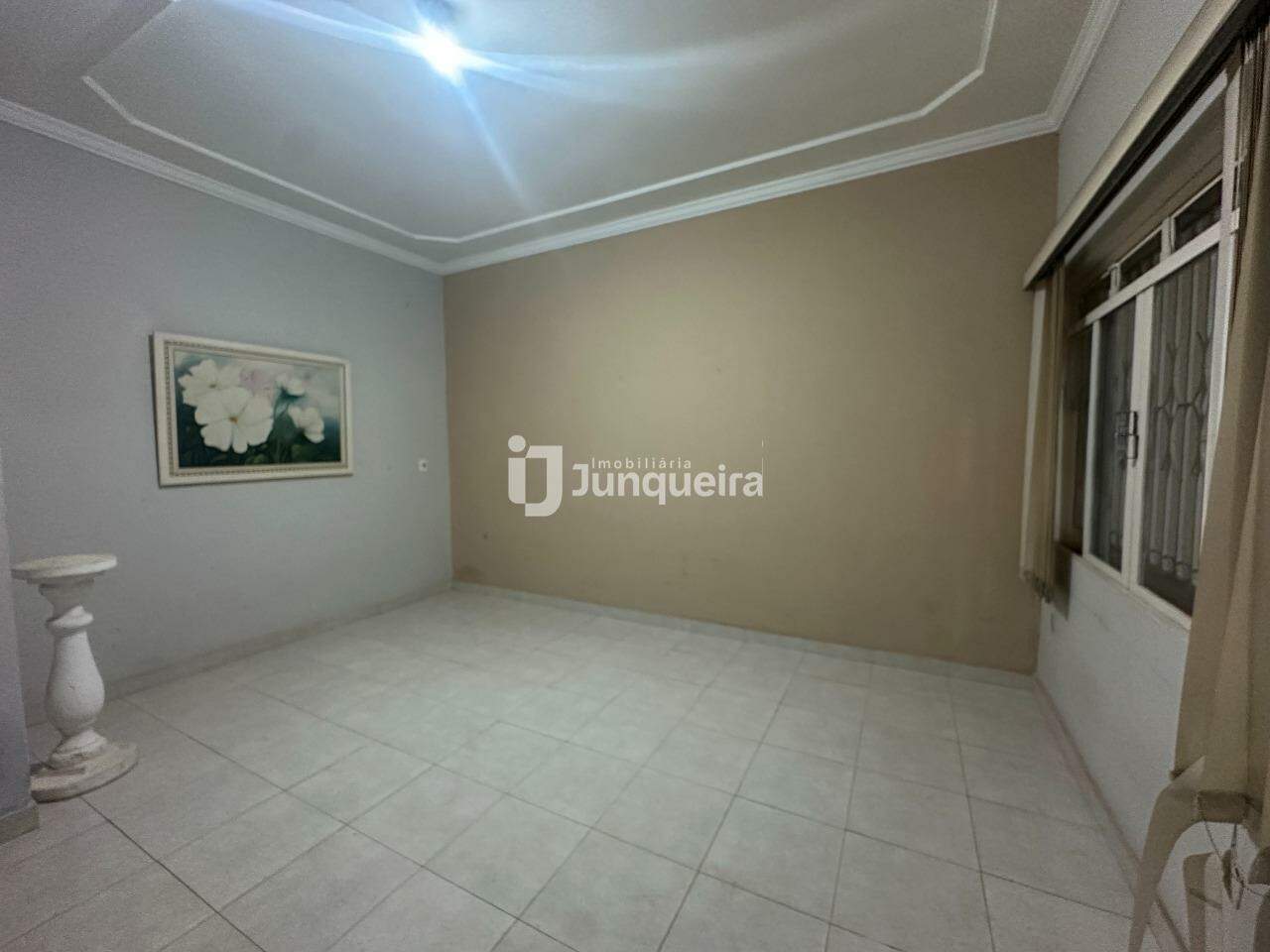 Casa para alugar, 4 quartos, sendo 1 suíte, 2 vagas, no bairro São Judas em Piracicaba - SP