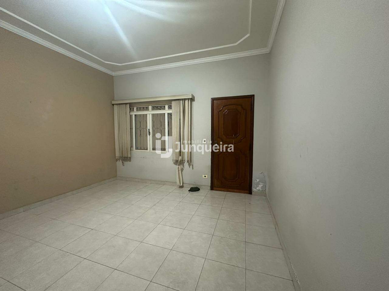 Casa para alugar, 4 quartos, sendo 1 suíte, 2 vagas, no bairro São Judas em Piracicaba - SP