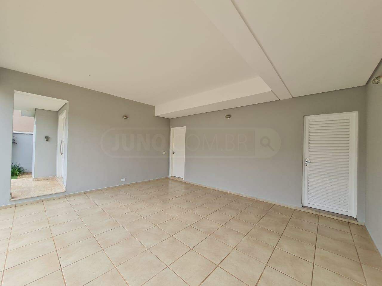 Casa para alugar, 4 quartos, sendo 2 suítes, 4 vagas, no bairro Terras de Piracicaba III em Piracicaba - SP