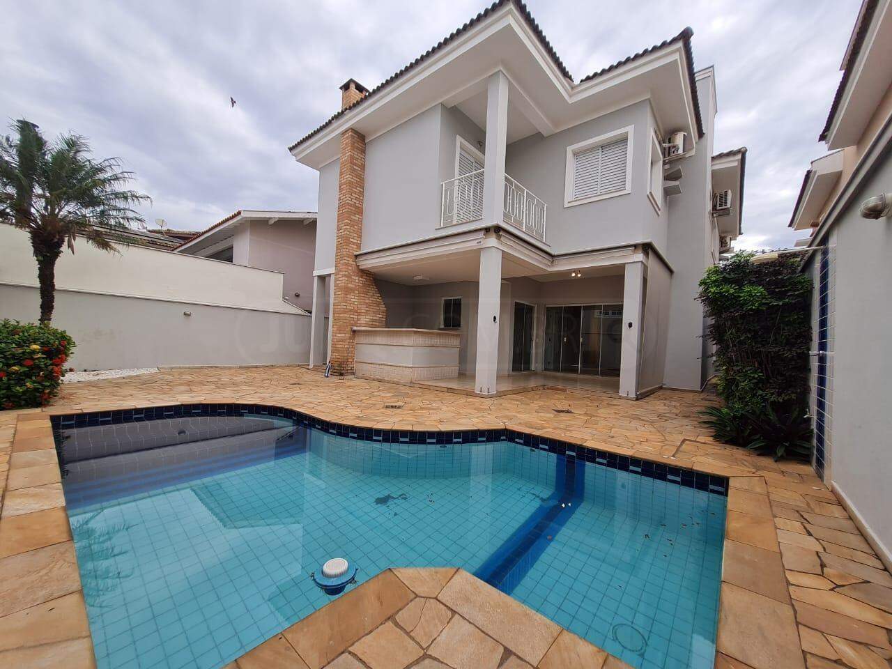 Casa para alugar, 4 quartos, sendo 2 suítes, 4 vagas, no bairro Terras de Piracicaba III em Piracicaba - SP