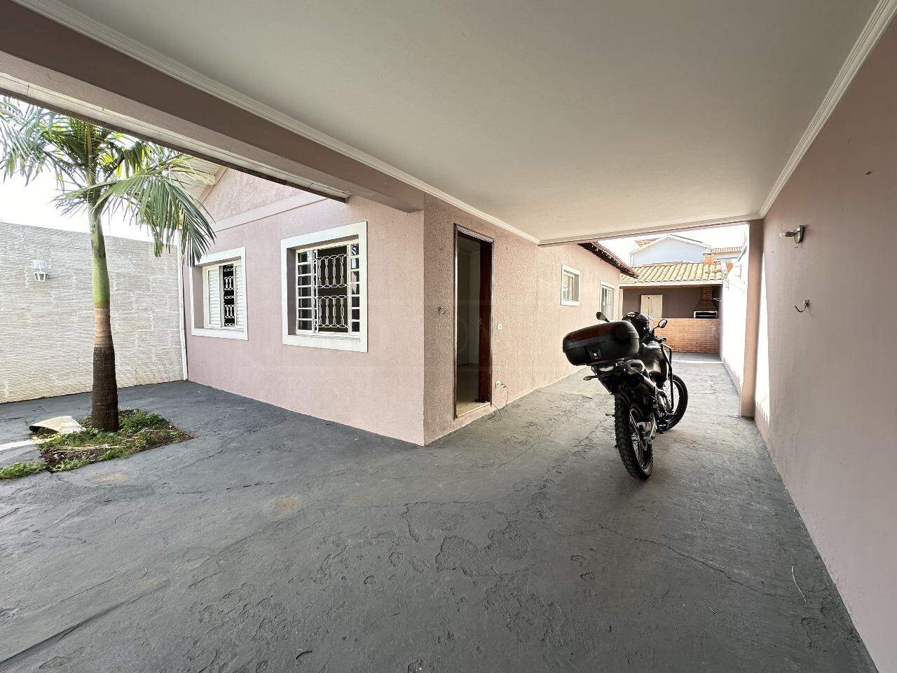 Casa à venda, 3 quartos, sendo 1 suíte, 3 vagas, no bairro Nhô Quim em Piracicaba - SP