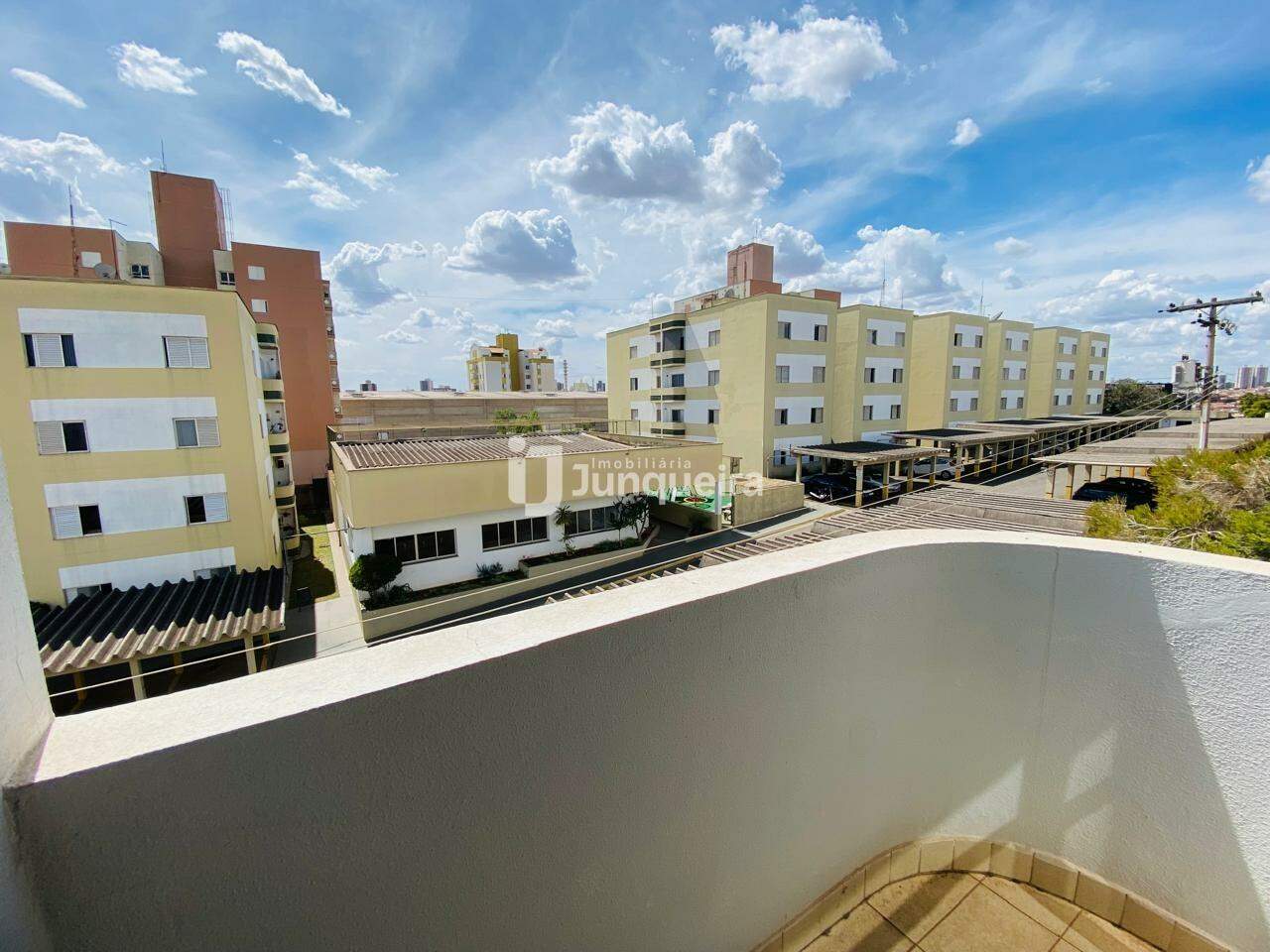 Apartamento à venda no Portal das Flores, 2 quartos, sendo 1 suíte, 1 vaga, no bairro Jardim Caxambu em Piracicaba - SP