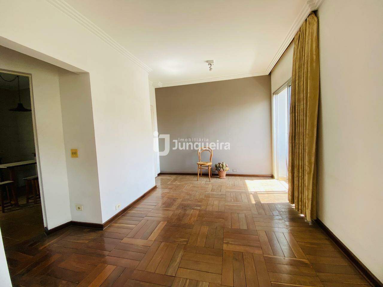 Apartamento à venda no Portal das Flores, 2 quartos, sendo 1 suíte, 1 vaga, no bairro Jardim Caxambu em Piracicaba - SP