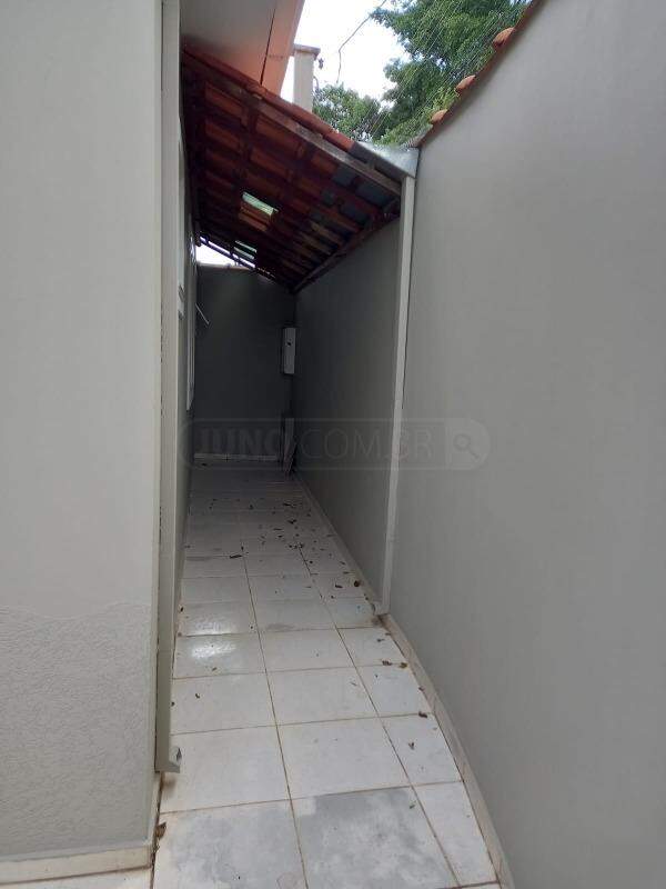 Casa para alugar, 3 quartos, sendo 1 suíte, 1 vaga, no bairro Jardim São Cristóvão II em Rio das Pedras - SP