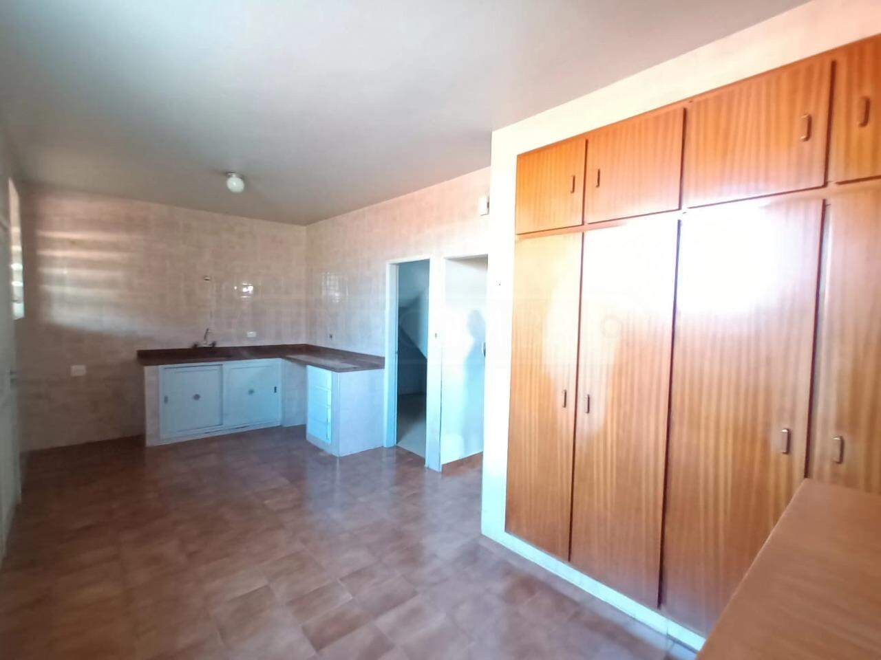 Casa à venda, 6 quartos, sendo 1 suíte, 3 vagas, no bairro Vila Rezende em Piracicaba - SP