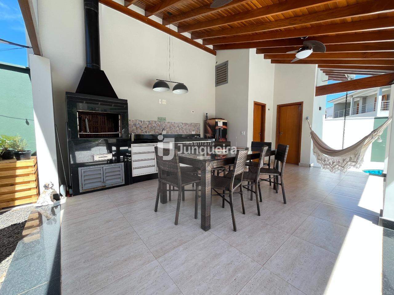 Casa em Condomínio à venda no Terras de Piracicaba III , 4 quartos, sendo 3 suítes, 6 vagas, no bairro Terras de Piracicaba em Piracicaba - SP