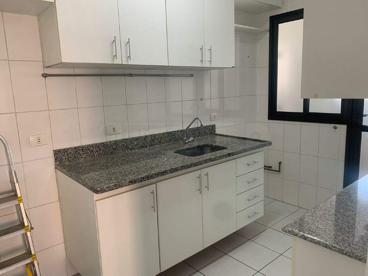 Apartamento à venda no Edifício Golden Tower, 3 quartos, sendo 1 suíte, 2 vagas, no bairro Centro em Piracicaba - SP