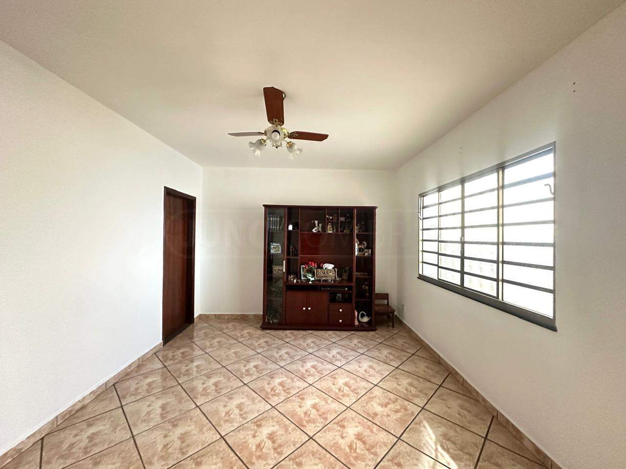 Casa à venda, 3 quartos, 2 vagas, no bairro Vila Rezende em Piracicaba - SP