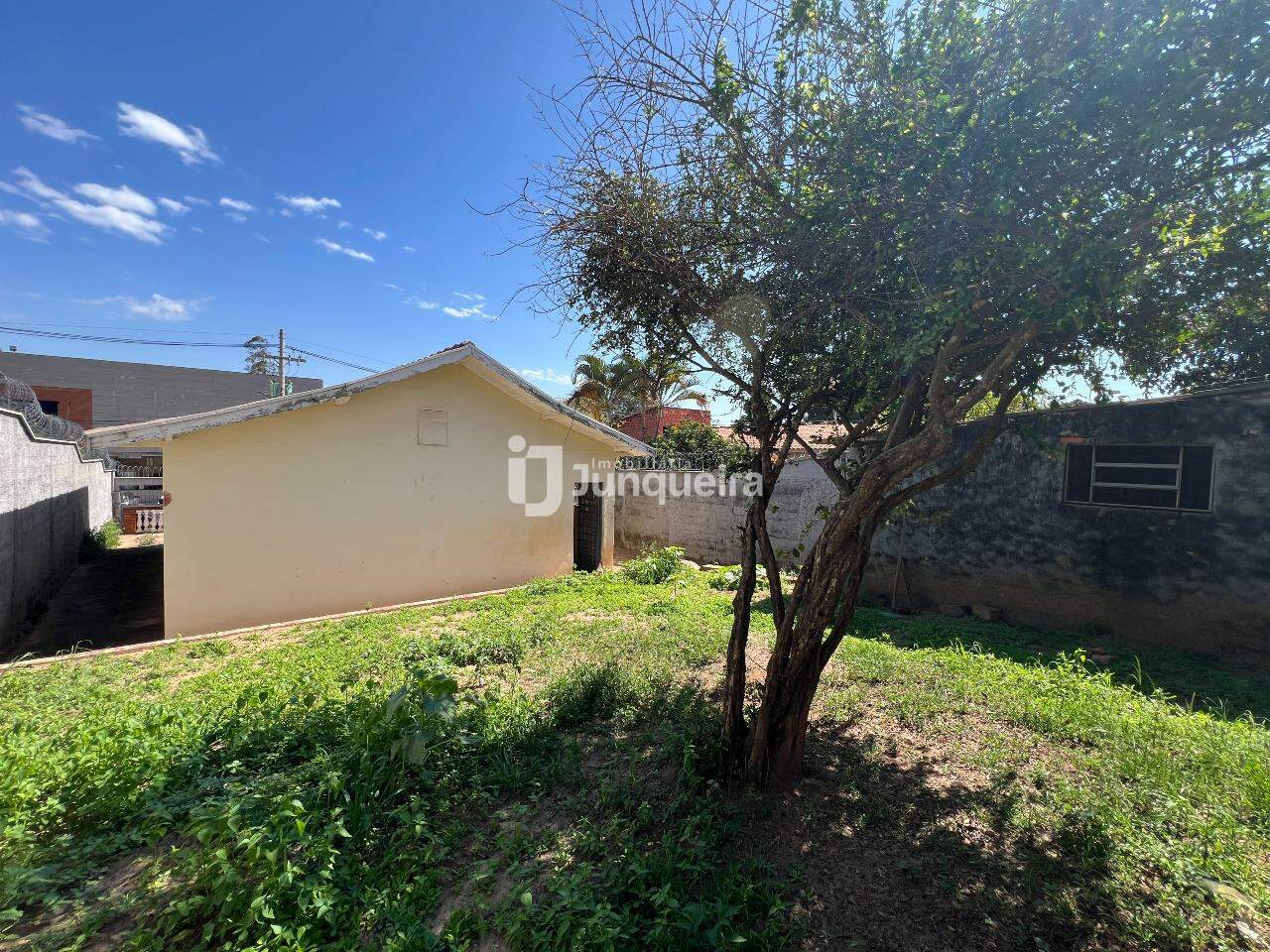 Casa para alugar, 2 quartos, 3 vagas, no bairro Parque Residencial Cambará em Rio das Pedras - SP