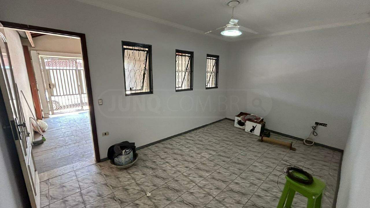 Casa para alugar, 2 quartos, sendo 1 suíte, 2 vagas, no bairro Residencial Itaporanga em Piracicaba - SP
