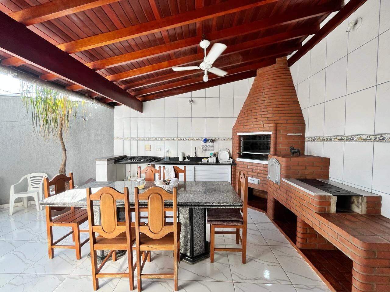 Casa à venda, 3 quartos, sendo 1 suíte, 2 vagas, no bairro Jardim São Luiz em Piracicaba - SP