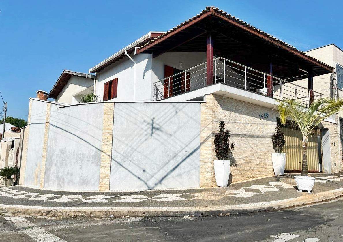 Casa para alugar, 3 quartos, sendo 1 suíte, 2 vagas, no bairro Jardim São Luiz em Piracicaba - SP