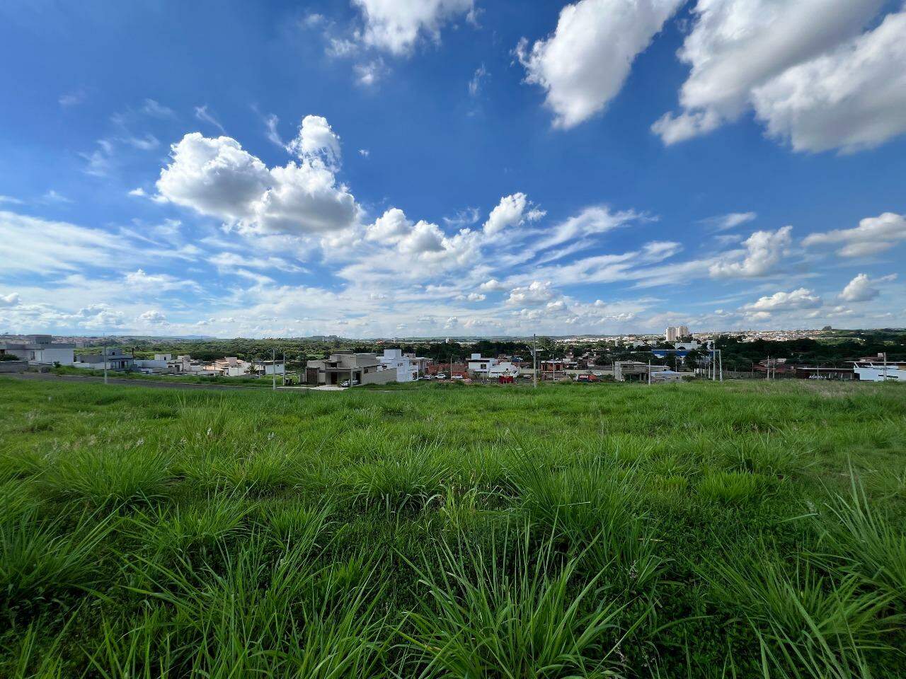 Terreno em Condomínio à venda no Canadá Residencial, no bairro Ondas em Piracicaba - SP