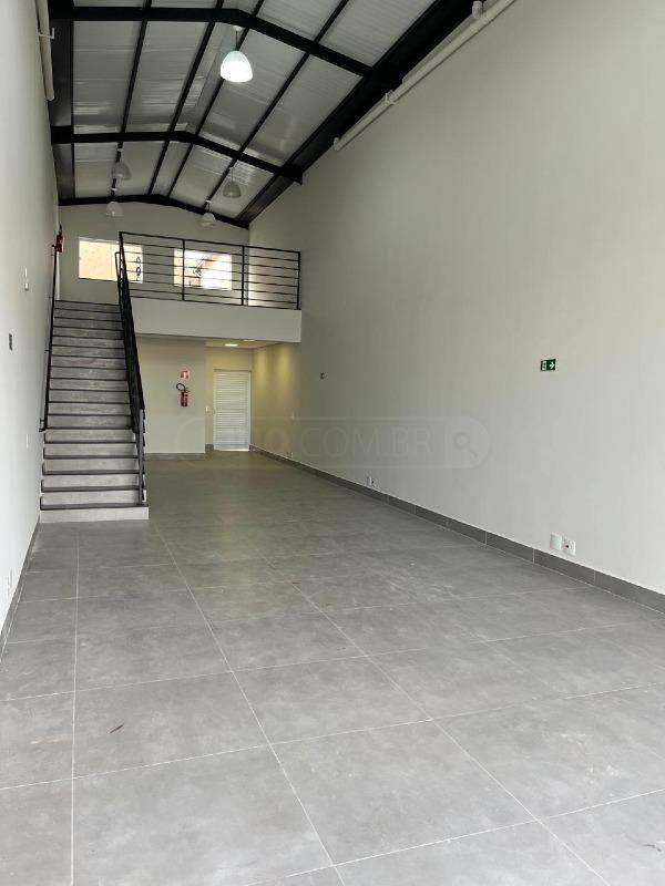 Salão para alugar, 2 vagas, no bairro Morumbi em Piracicaba - SP