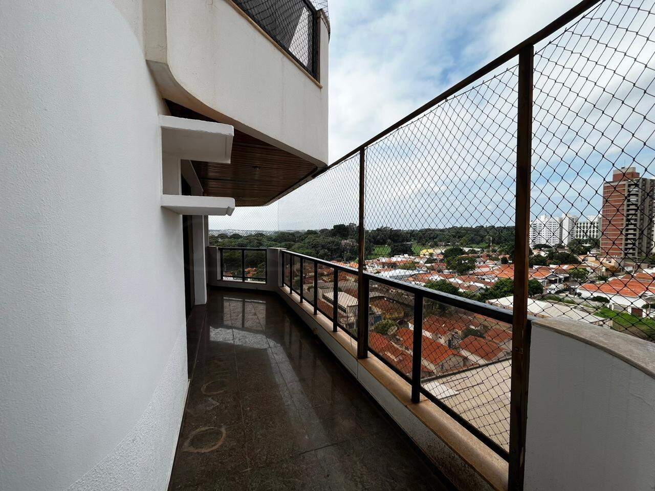 Apartamento à venda no Edifício Mônaco, 3 quartos, sendo 3 suítes, 3 vagas, no bairro São Dimas em Piracicaba - SP