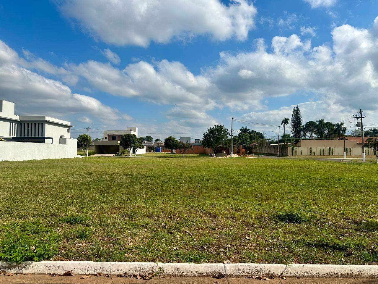 Terreno em Condomínio à venda no Novo Campestre, no bairro Campestre em Piracicaba - SP