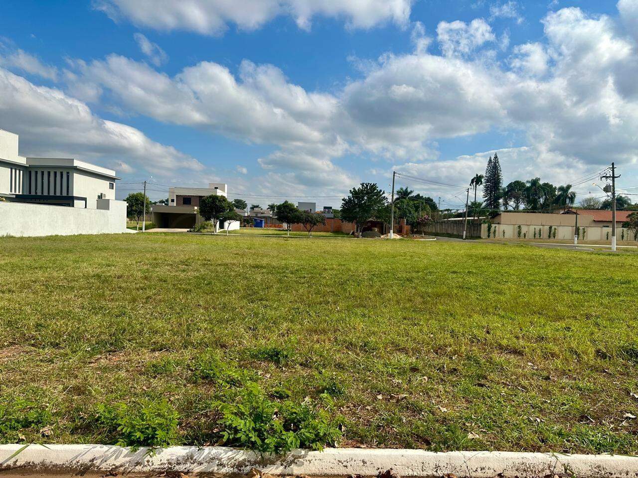 Terreno em Condomínio à venda no Novo Campestre, no bairro Campestre em Piracicaba - SP