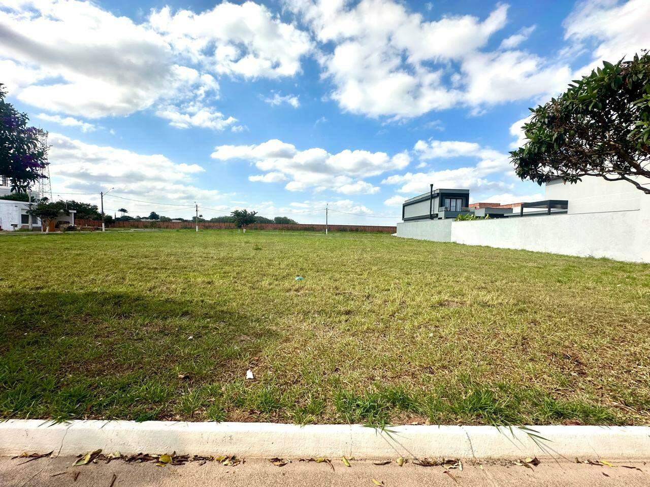 Terreno em Condomínio à venda no Novo Campestre, no bairro Campestre em Piracicaba - SP