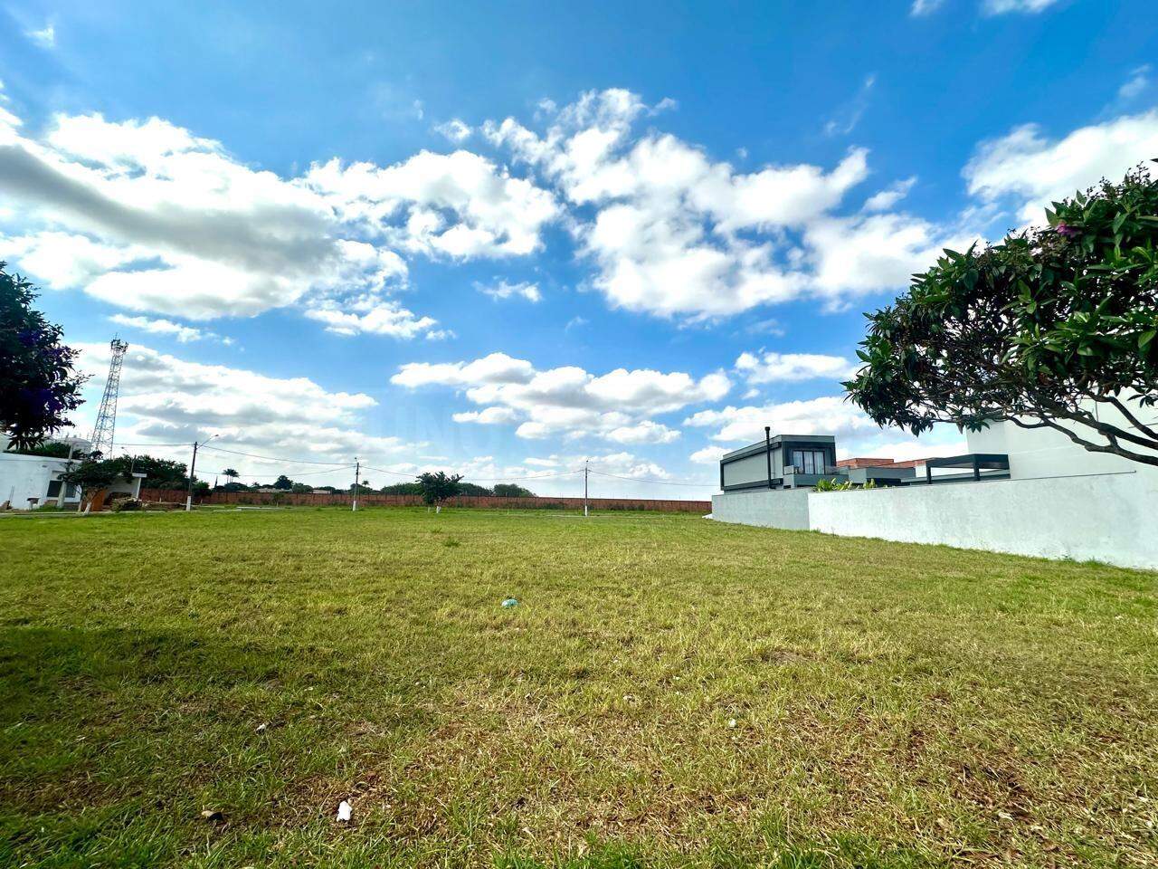 Terreno em Condomínio à venda no Novo Campestre, no bairro Campestre em Piracicaba - SP