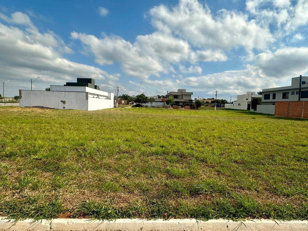 Terreno em Condomínio à venda no Novo Campestre, no bairro Campestre em Piracicaba - SP