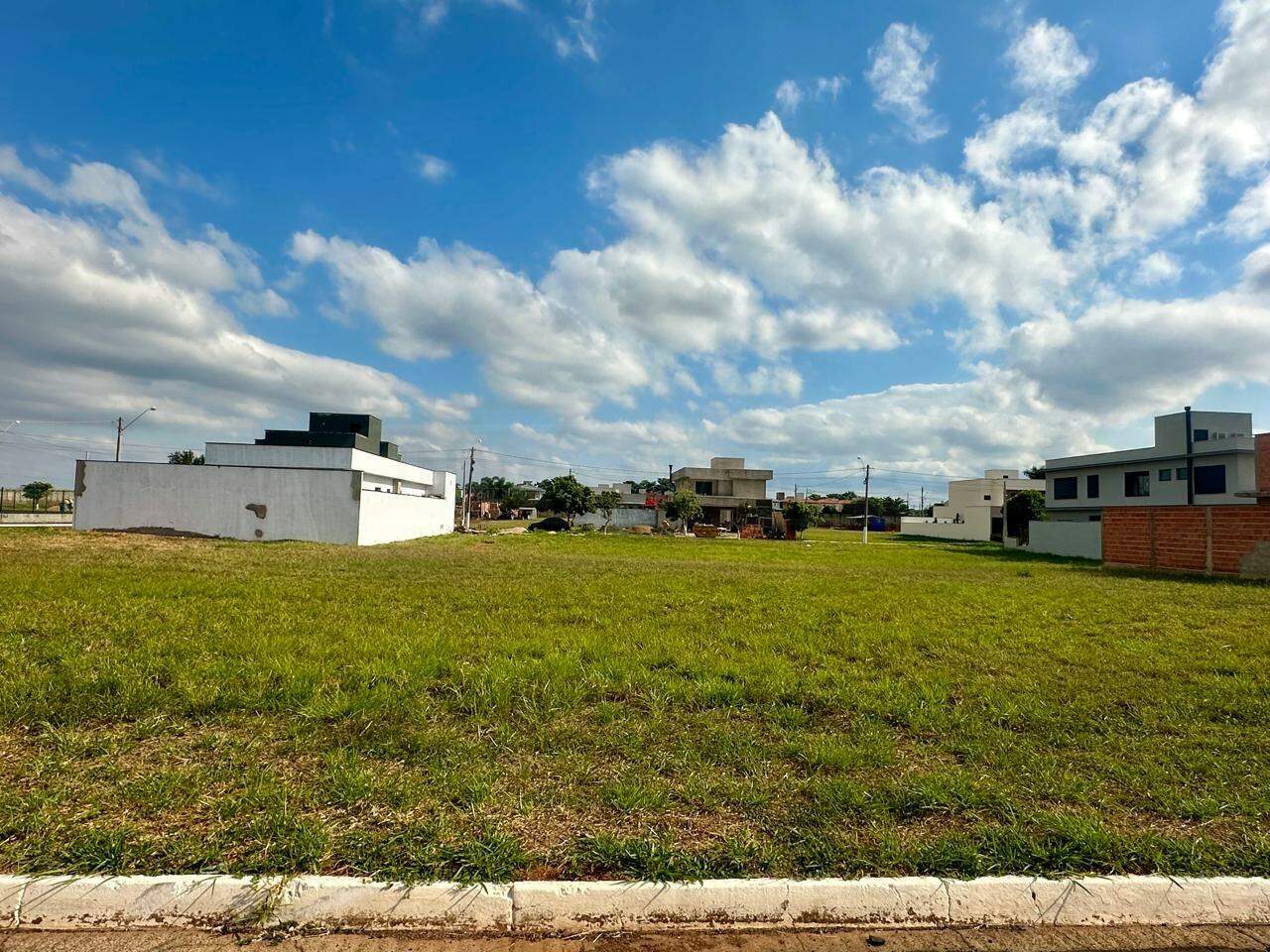 Terreno em Condomínio à venda no Novo Campestre, no bairro Campestre em Piracicaba - SP