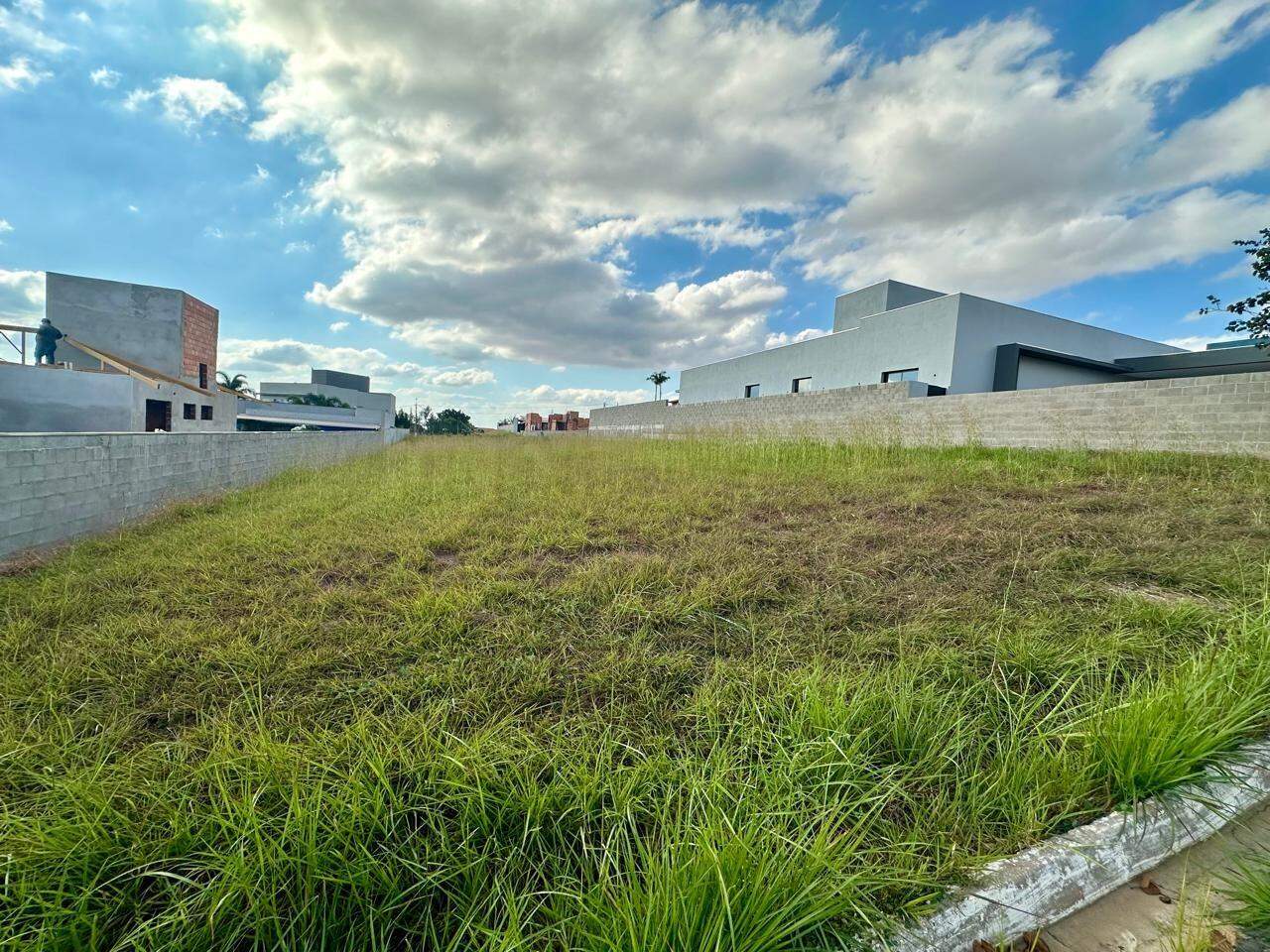 Terreno em Condomínio à venda no Park Campestre II, no bairro Campestre em Piracicaba - SP