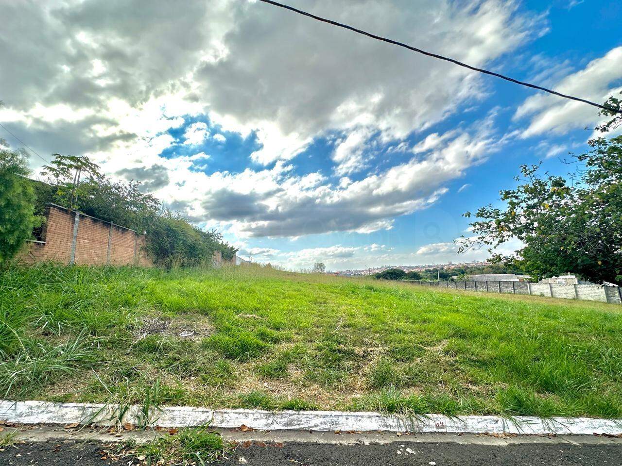 Terreno em Condomínio à venda no Park Campestre II, no bairro Campestre em Piracicaba - SP