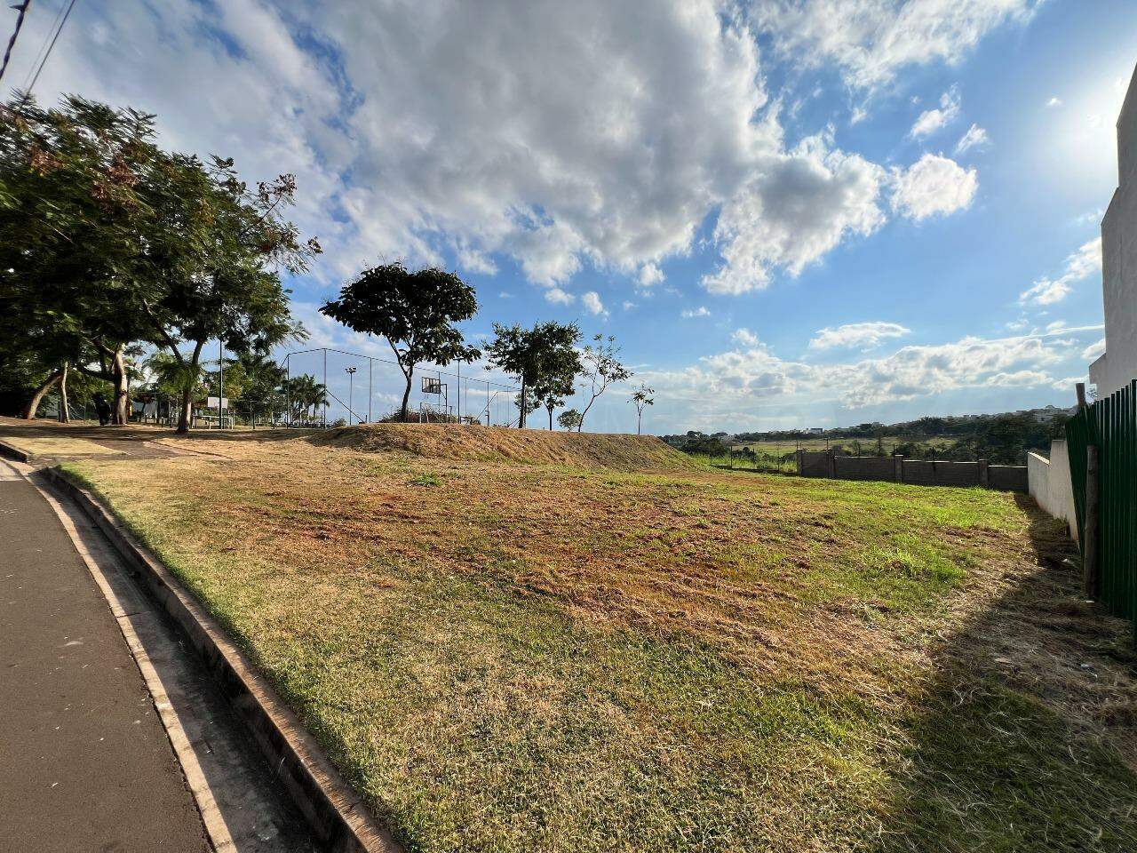 Terreno em Condomínio à venda no Villa Bela Vista, no bairro Santa Rosa em Piracicaba - SP