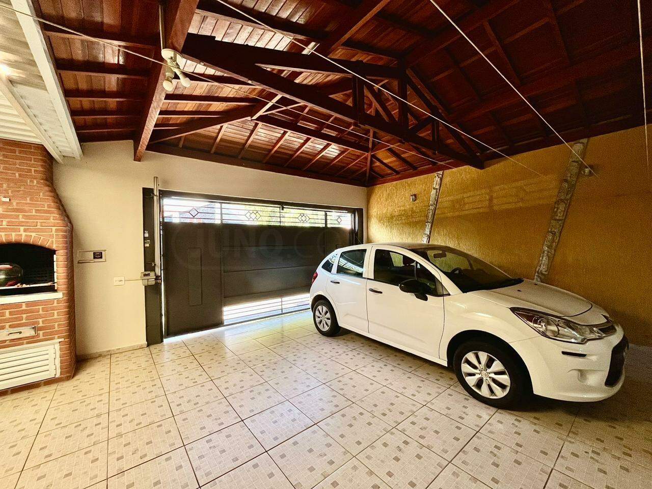 Casa à venda, 3 quartos, sendo 2 suítes, 2 vagas, no bairro Astúrias em Piracicaba - SP