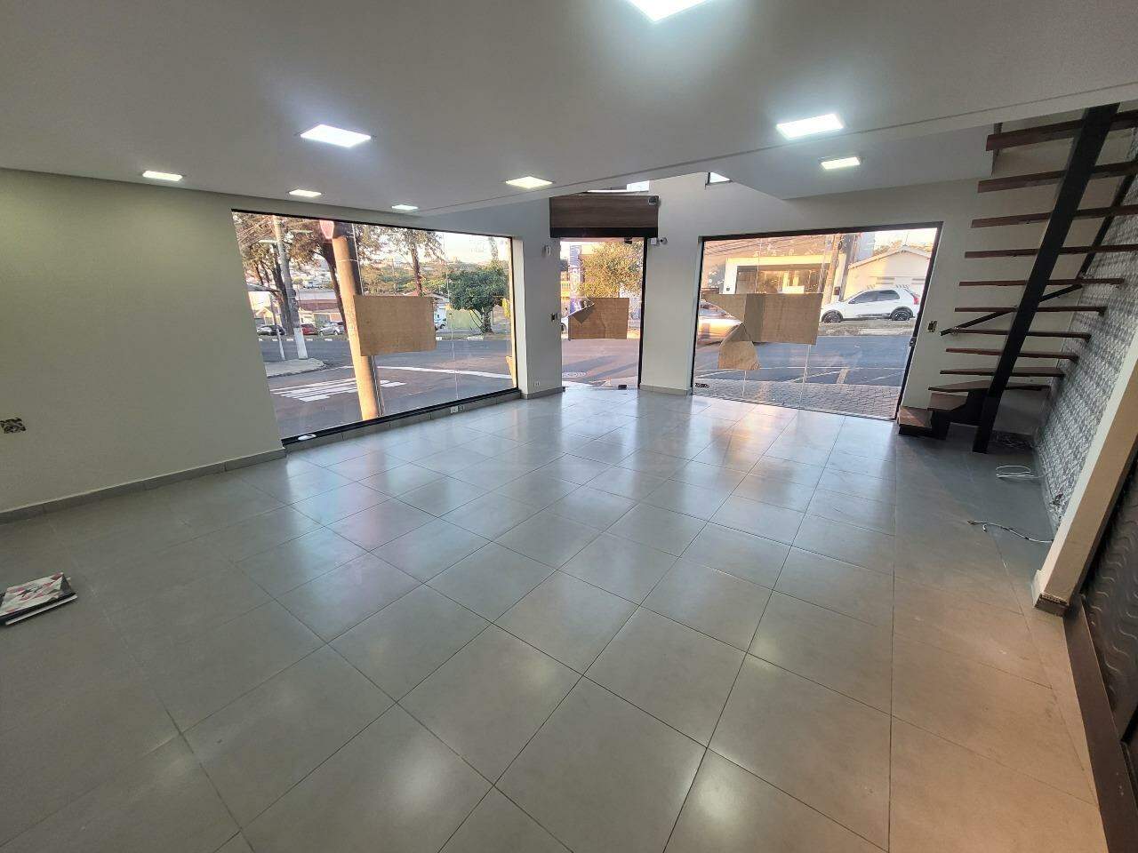 Salão para alugar, no bairro Morumbi em Piracicaba - SP