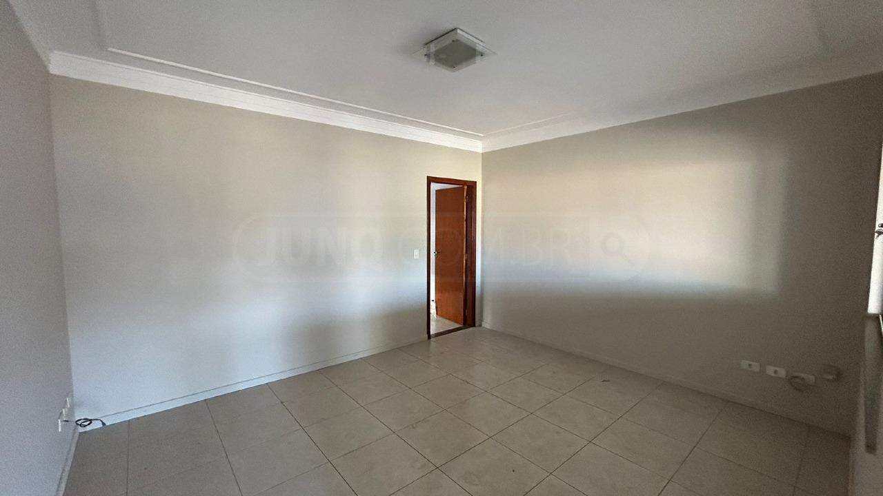 Casa para alugar, 3 quartos, sendo 1 suíte, 2 vagas, no bairro Água Branca em Piracicaba - SP