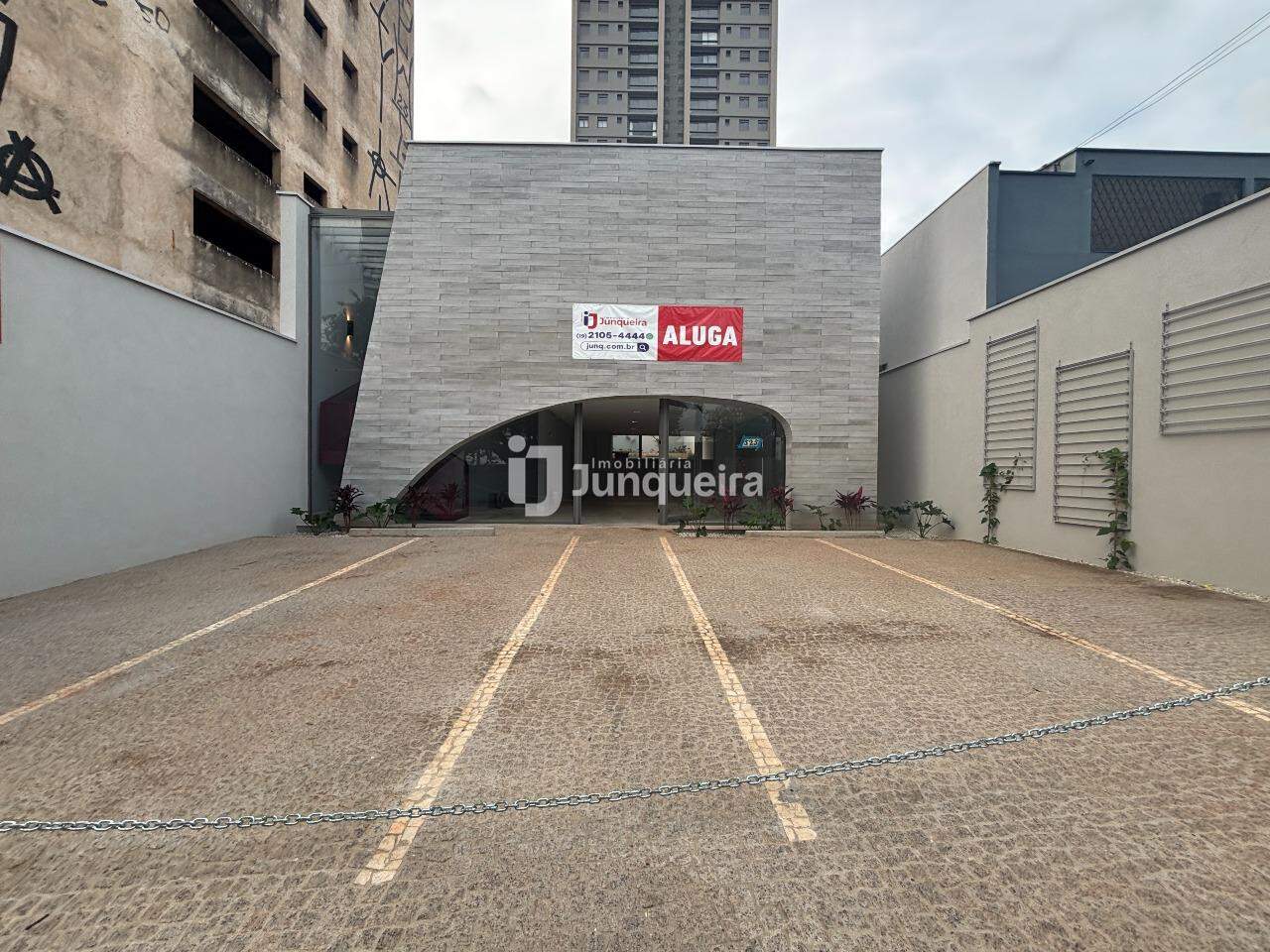 Casa Comercial para alugar, 3 vagas, no bairro São Dimas em Piracicaba - SP
