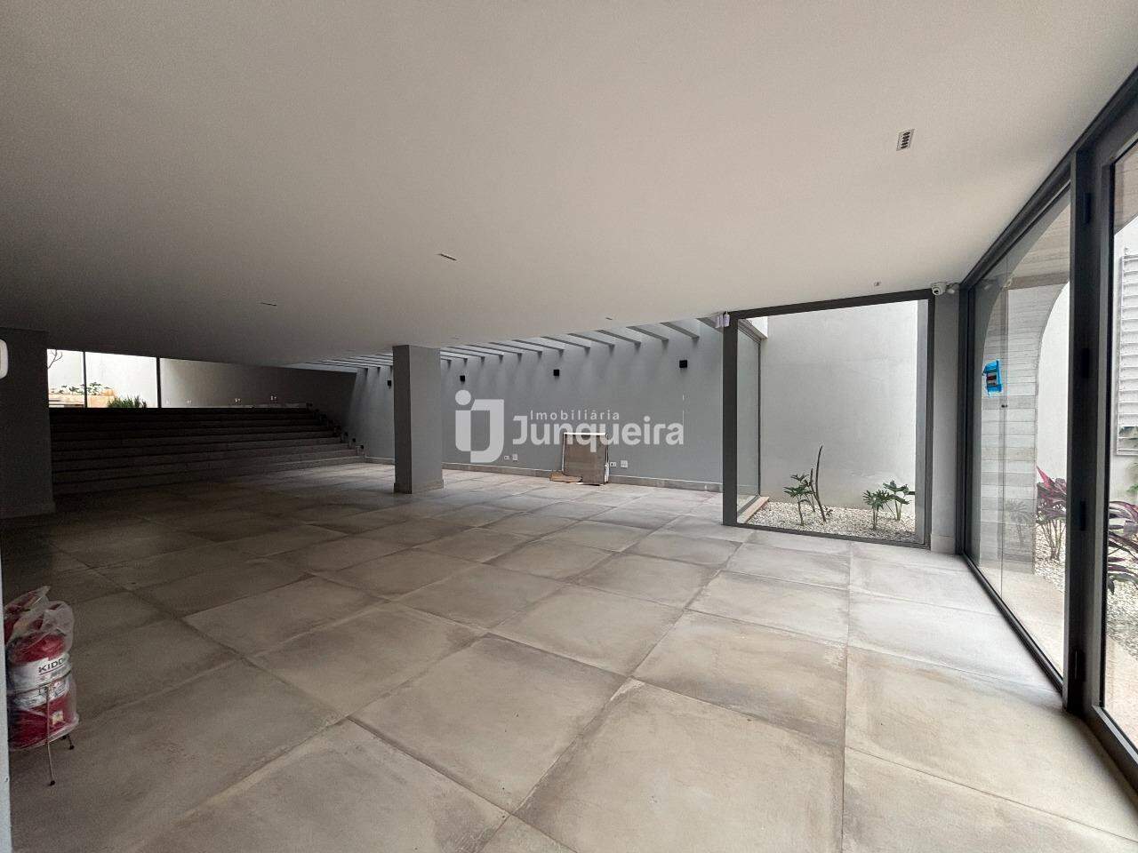 Casa Comercial para alugar, 3 vagas, no bairro São Dimas em Piracicaba - SP