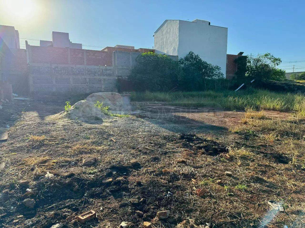 Terreno à venda, no bairro Terras Di Treviso em Piracicaba - SP