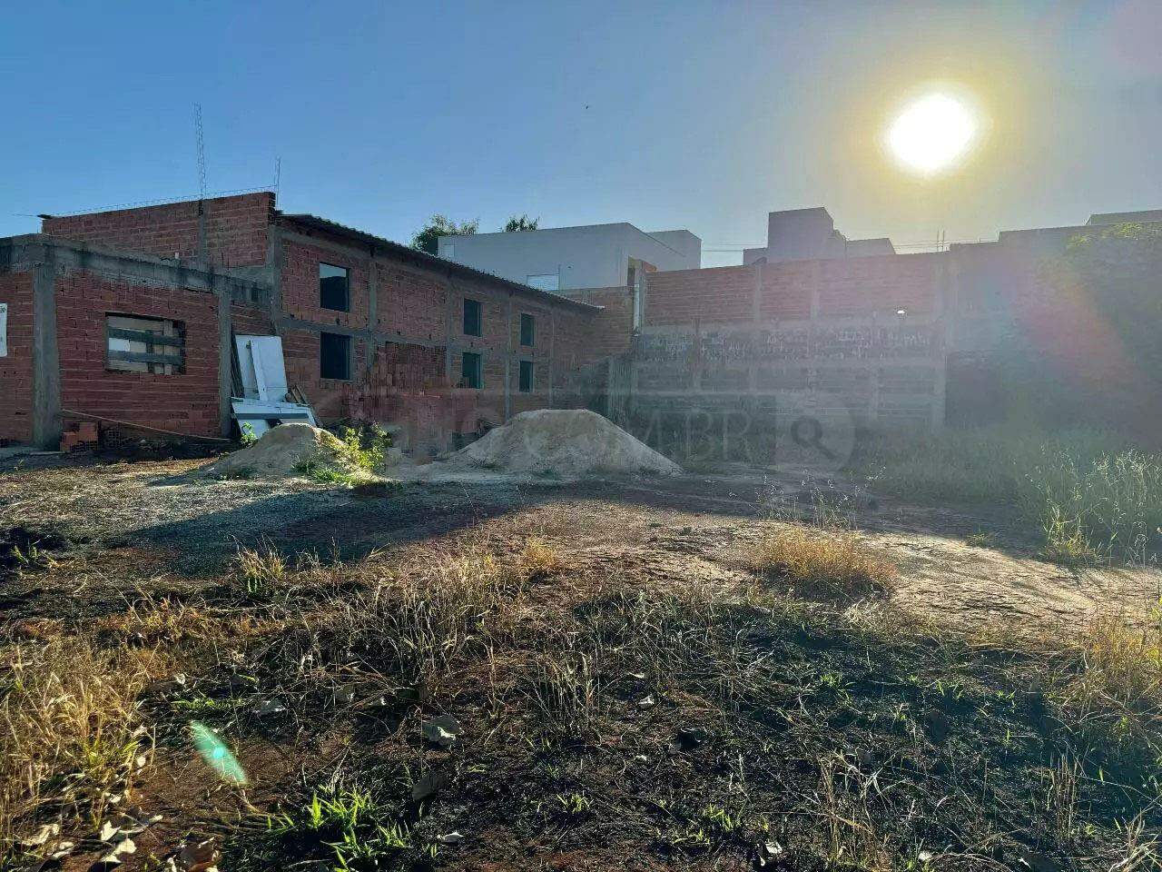 Terreno à venda, no bairro Terras Di Treviso em Piracicaba - SP