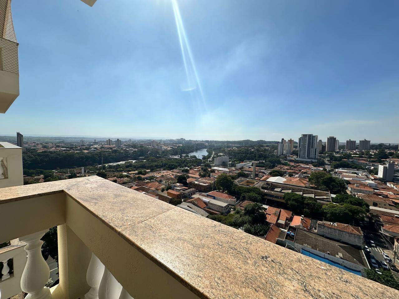 Apartamento à venda no Edifício Mahakech, 3 quartos, sendo 1 suíte, 2 vagas, no bairro Centro em Piracicaba - SP