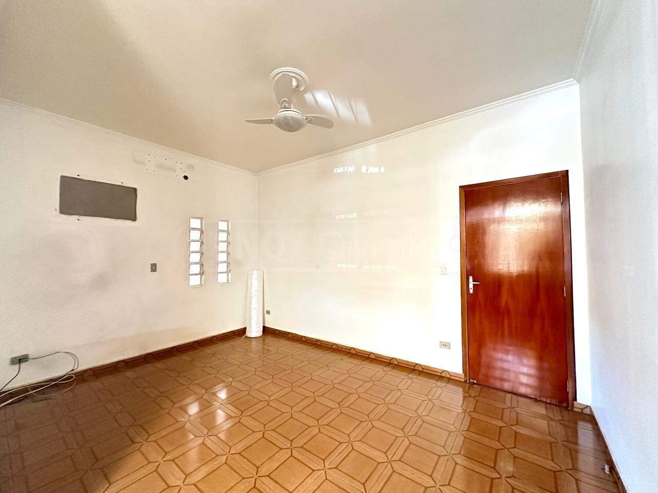 Casa à venda, 3 quartos, sendo 1 suíte, 3 vagas, no bairro Jardim Petrópolis em Piracicaba - SP