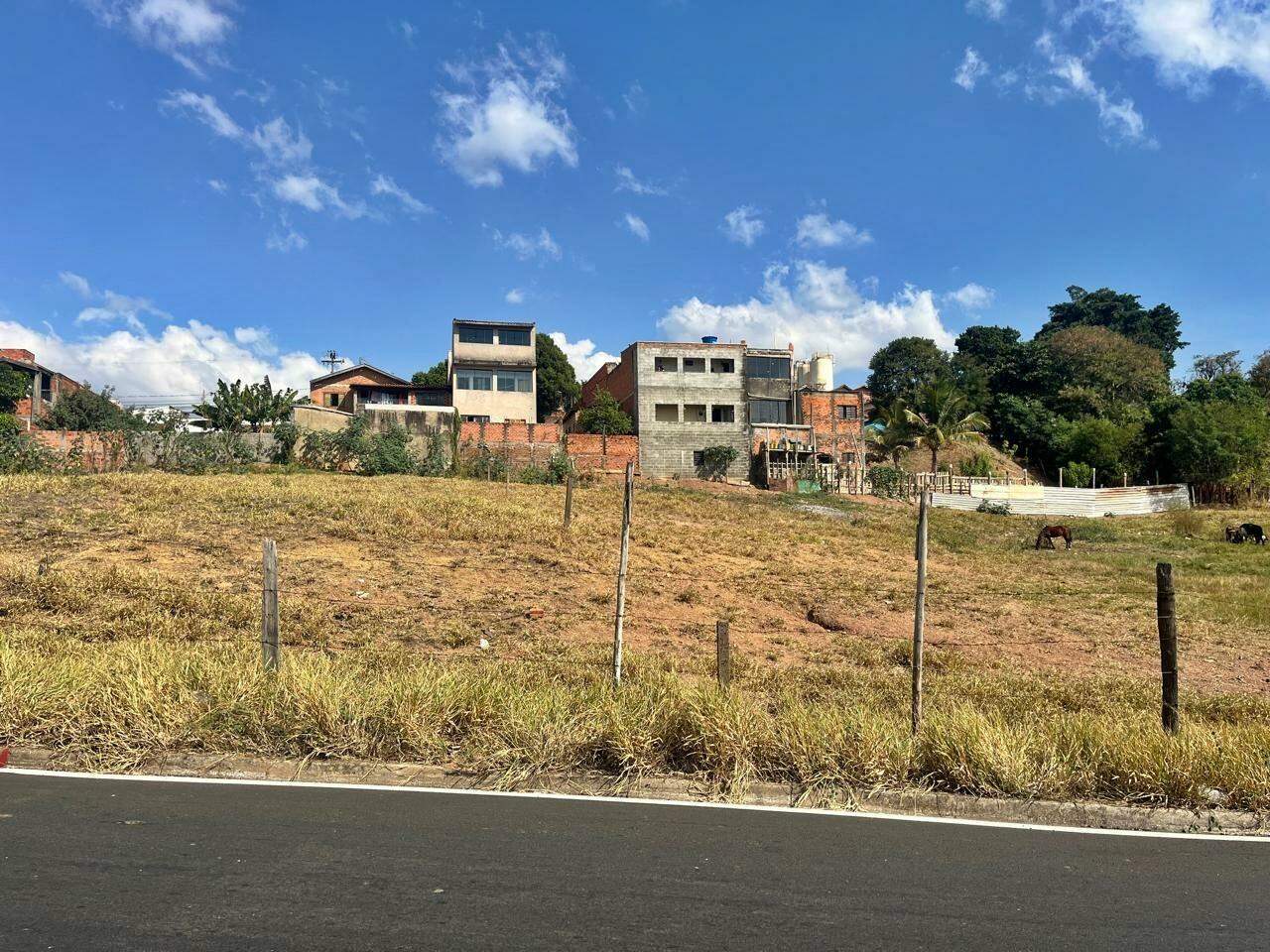 Terreno à venda, no bairro Jardim dos Manacás em Piracicaba - SP