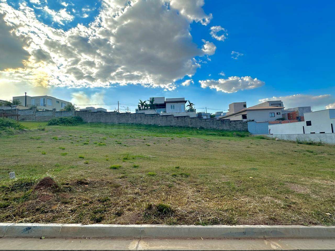 Terreno em Condomínio à venda no Damha II , no bairro Parque Residencial Damha II em Piracicaba - SP